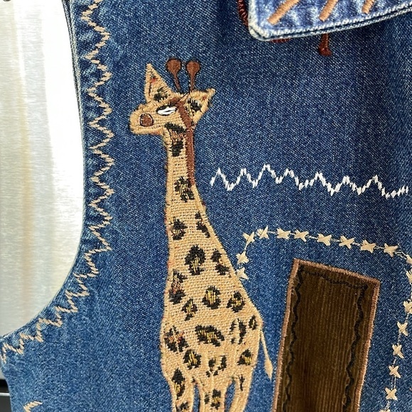 Dress Barn women’s S Animal Print Embroidered and material overlay Demin Vest - Picture 4 of 13